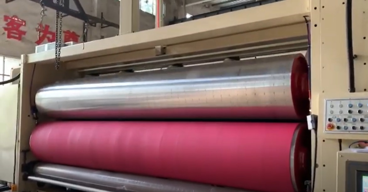 자동차 부품, 전기 부품 및 IKEA 가구 포장용 상자